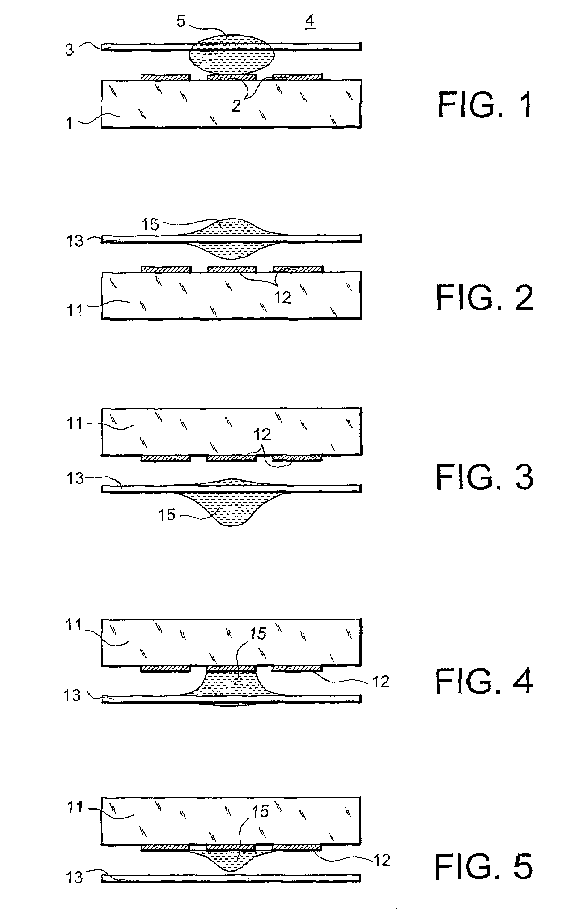 Device for displacement of small liquid volumes along a micro-catenary line by electrostatic forces