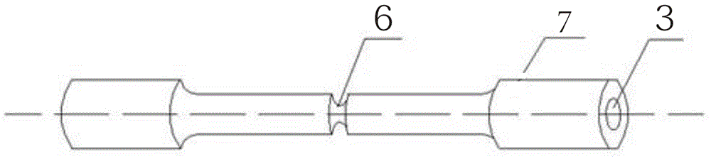 Fixing device for round-bar stretching sample with gap and measurement method for diameter at gap