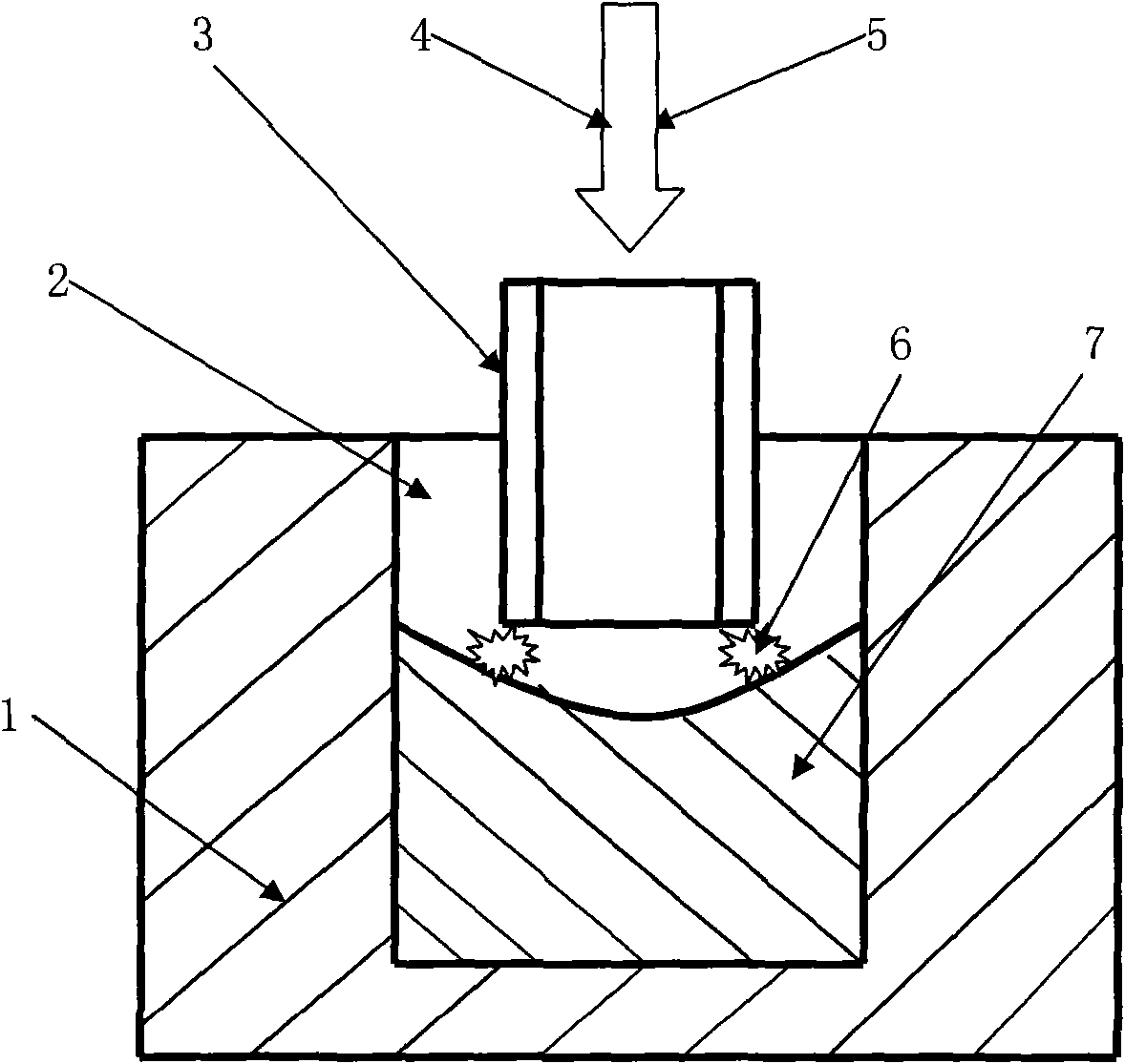 In-situ metallurgical preparation method for molding gradient cutter