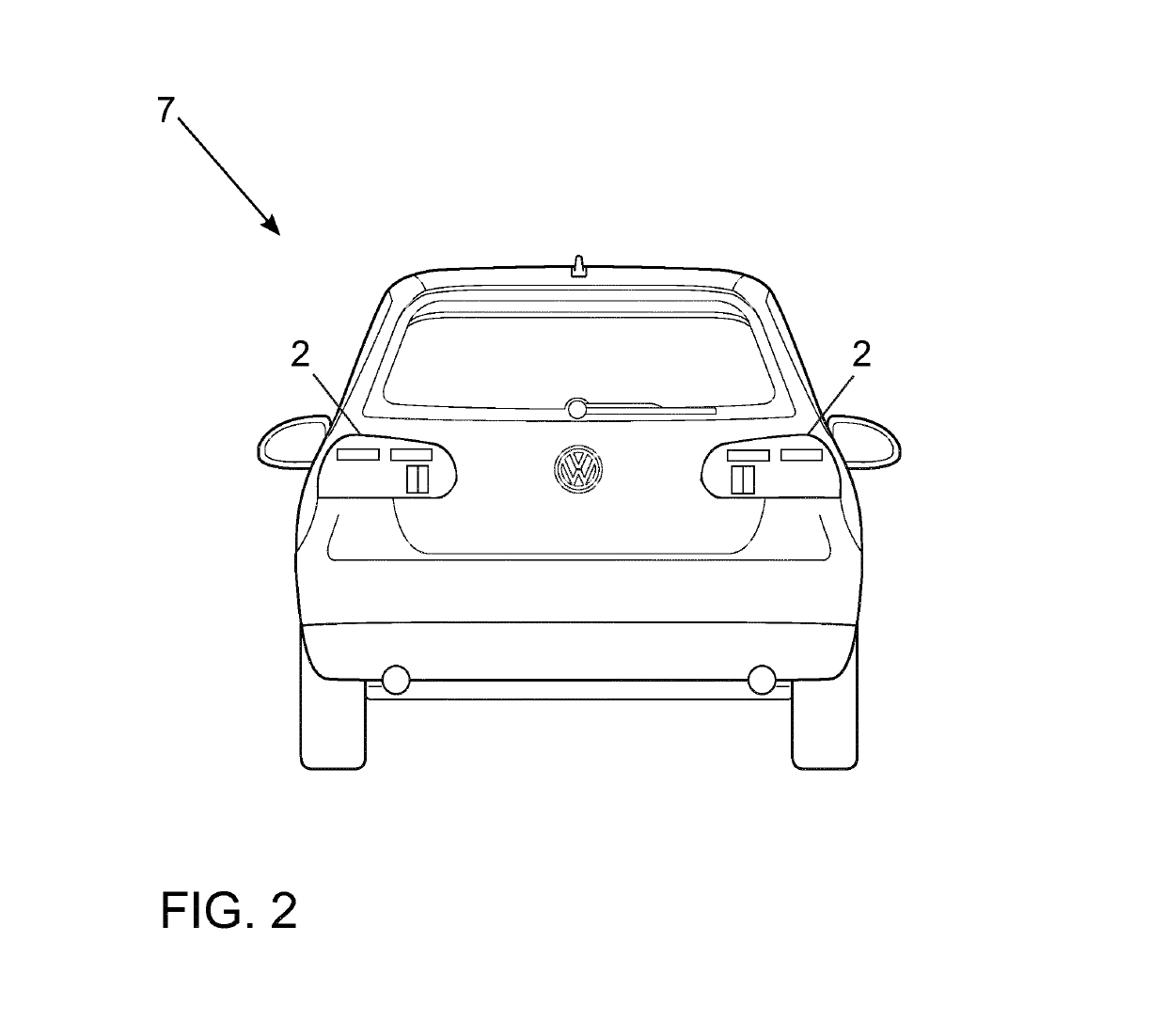Method and device for controlling the light emission of a rear light of a vehicle