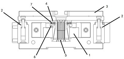 Deflection supporting piece, shaft holding clamp deflection follow-up supporting mechanism and using method of shaft holding clamp deflection follow-up supporting mechanism