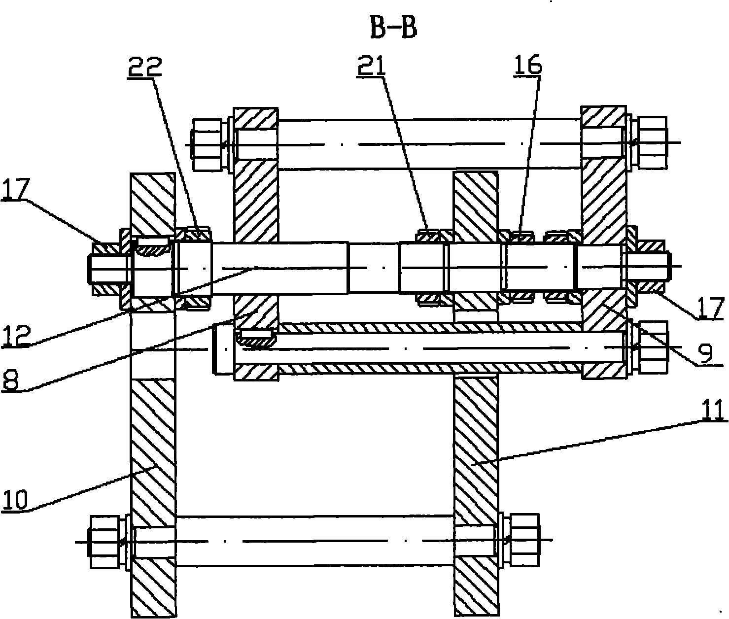 Device and method for adjusting gap of shear of disc shearing machine