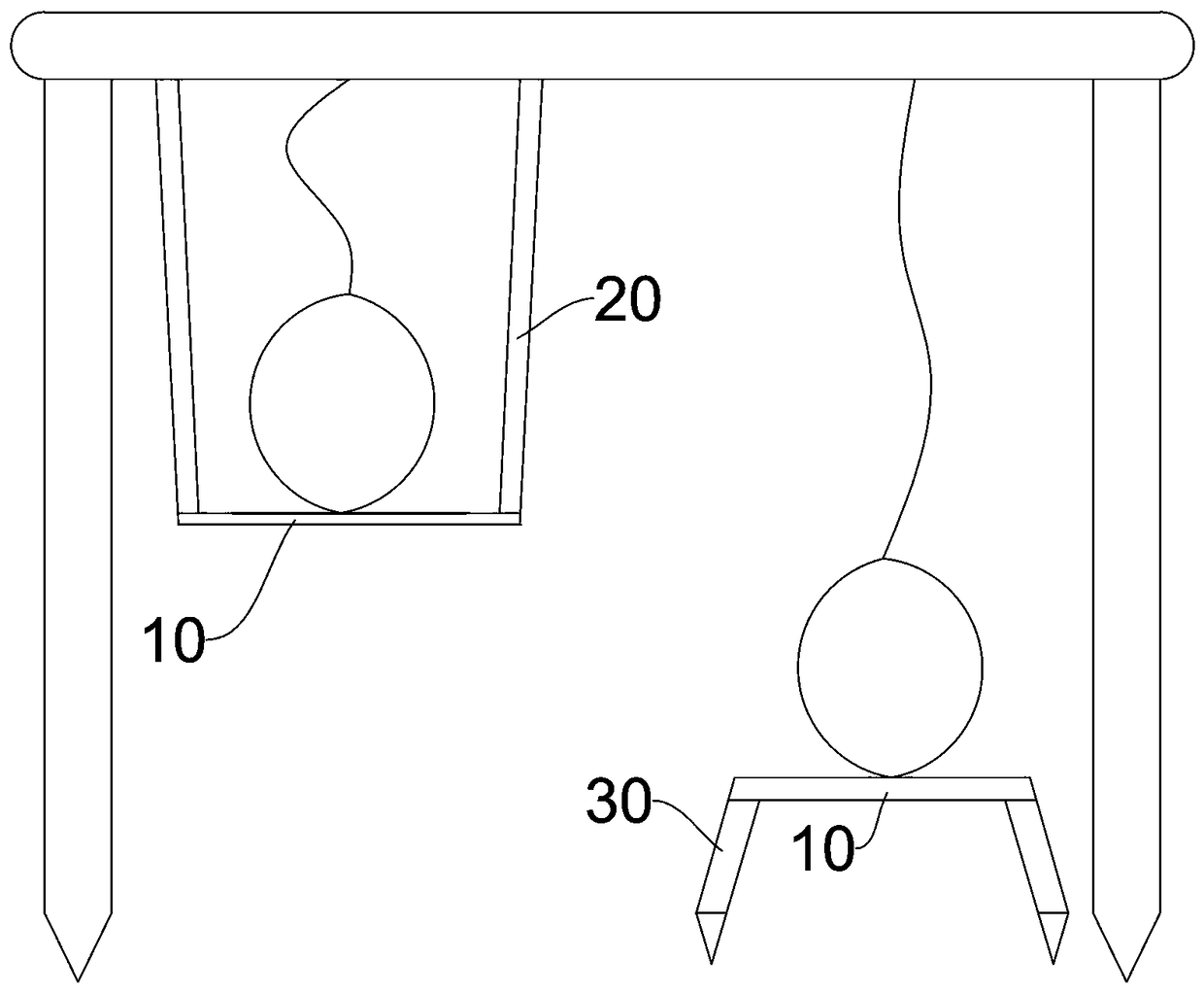 Watermelon protection device under small watermelon vertical cultivation condition