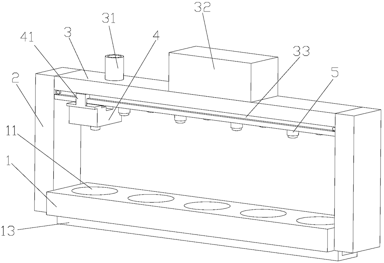 Garden plant seedling culture device capable of increasing survival rate of seedlings