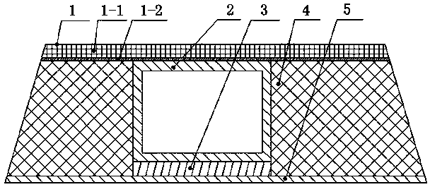 Maintenance-free square cabin capable of absorbing radar waves and provided with electromagnetic shielding function