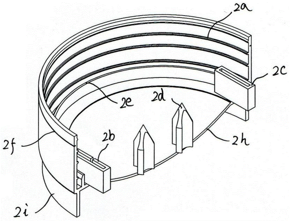 Beverage bottle for storing solid beverage raw materials in a vacuum