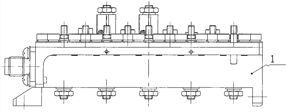 Ten-step self-equalization Ku frequency-band dielectric filter