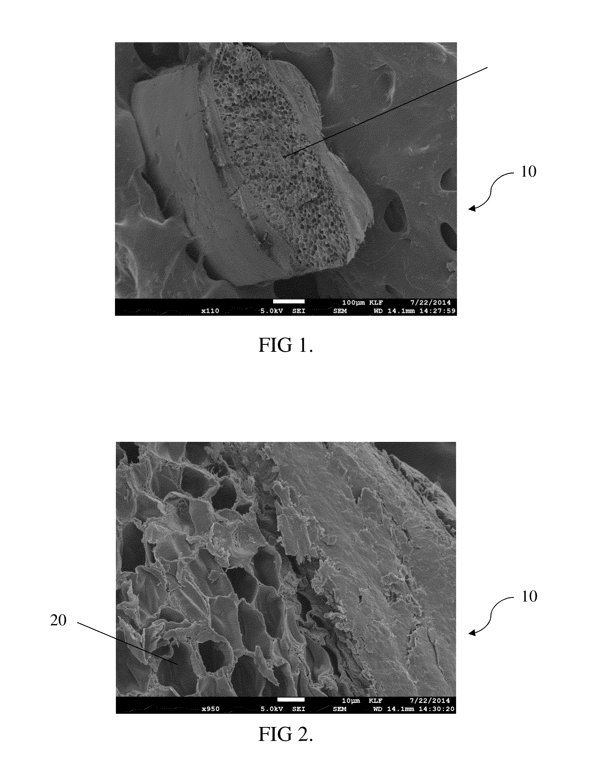 Method of manufacturing absorbent material from bird feather and application of the absorbent material