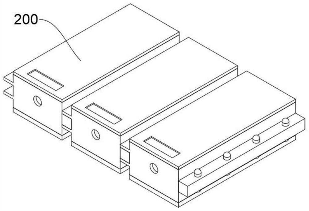 Lithium battery protection device based on snap-in limit structure