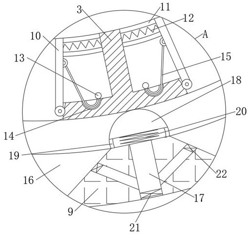 Plastic crushing device for recycling renewable resources