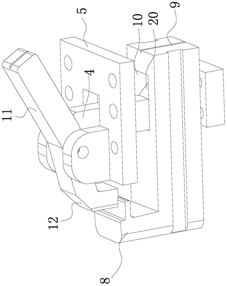 A feeding and clamping mechanism