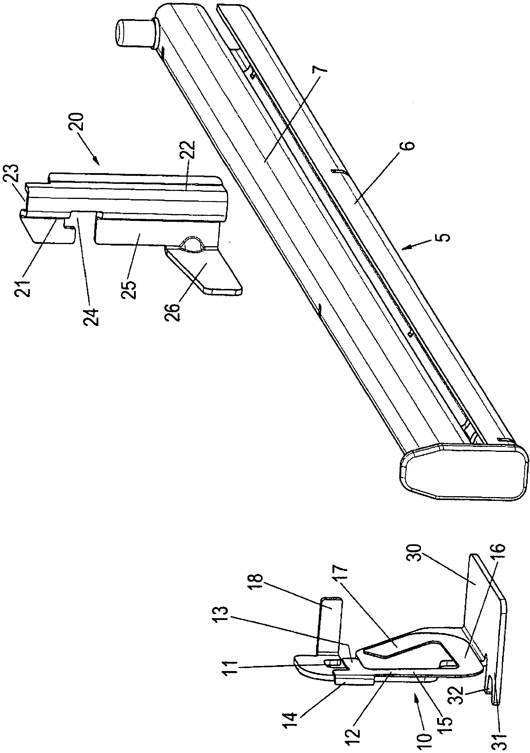 Connecting device for fixing a pull-out guide to a side grate