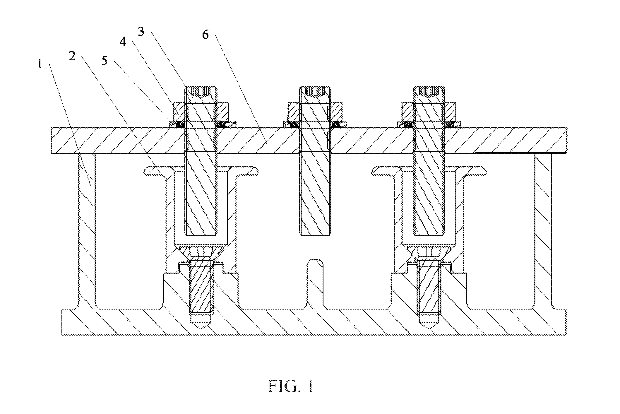 Cavity filter and RF communication device with the cavity filter