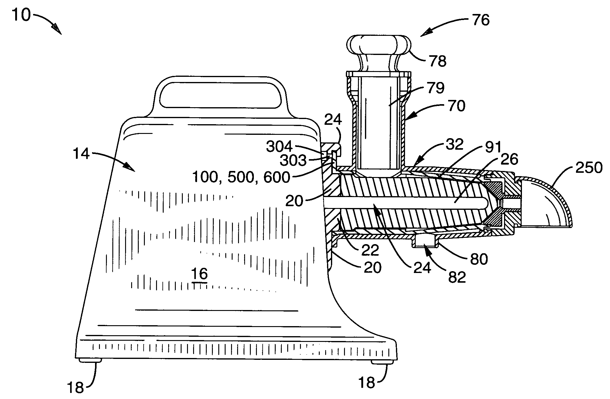 Juicer with alternate cutters