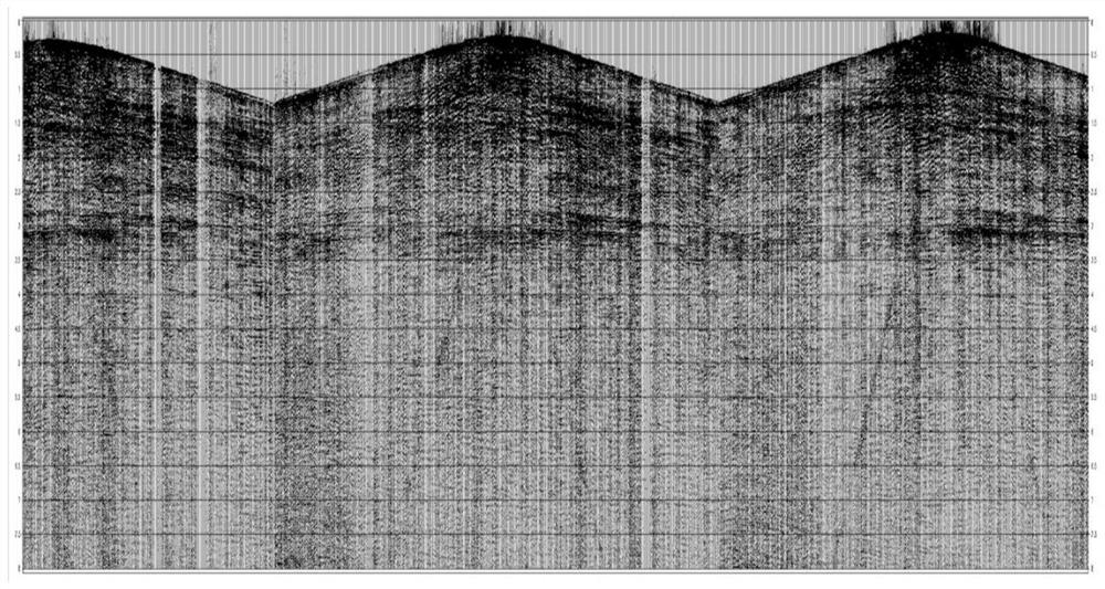 Seismic data deconvolution method