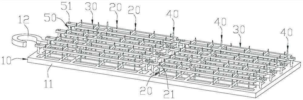 Electroplating hanging device and use method thereof