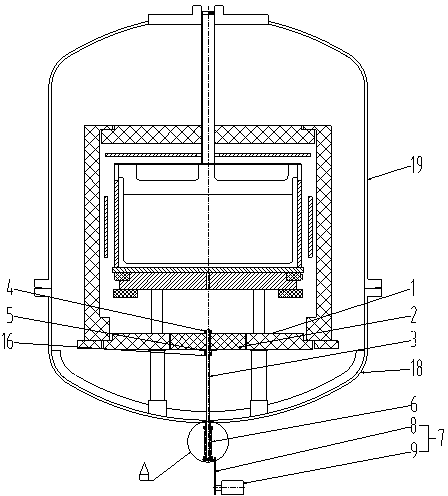 Device for moving small insulating plate at bottom of polycrystalline silicon ingot furnace and polycrystalline silicon ingot furnace