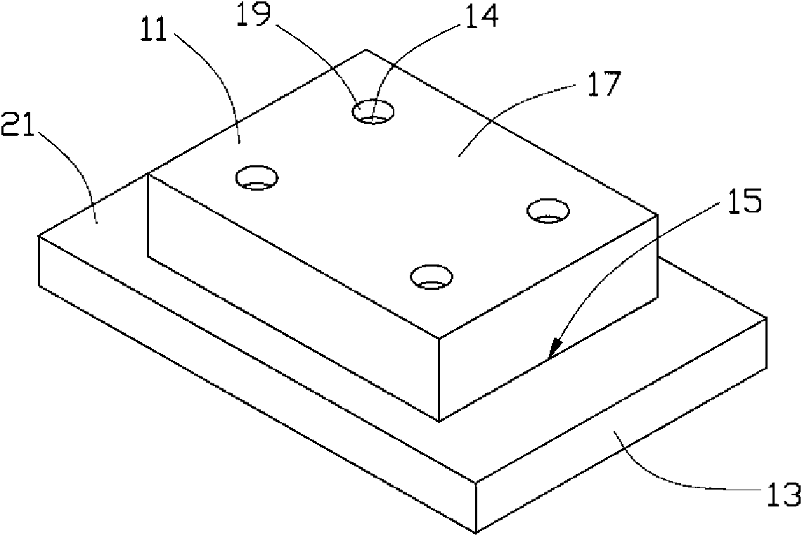Agglutinating member and agglutinating method