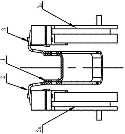 Bidirectional and synchronous riveting method of U-type section part