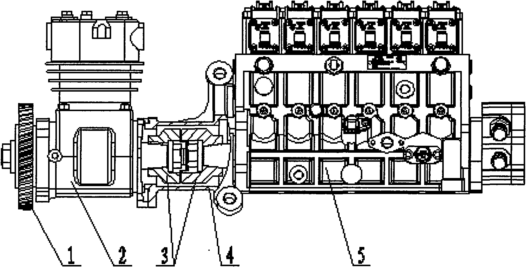 Large-torque driving device of engine