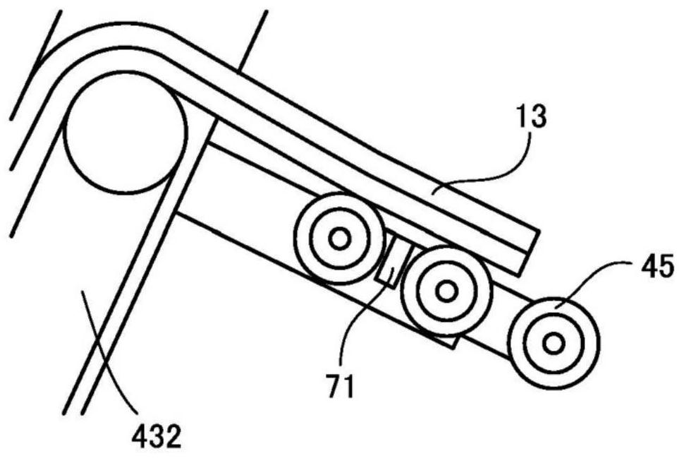 Noodle pressing device