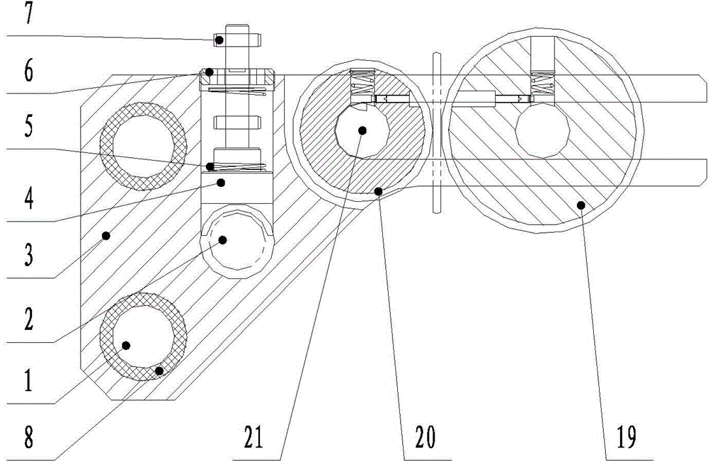 Pneumatic winch capable of automatically tensioning and arranging ropes