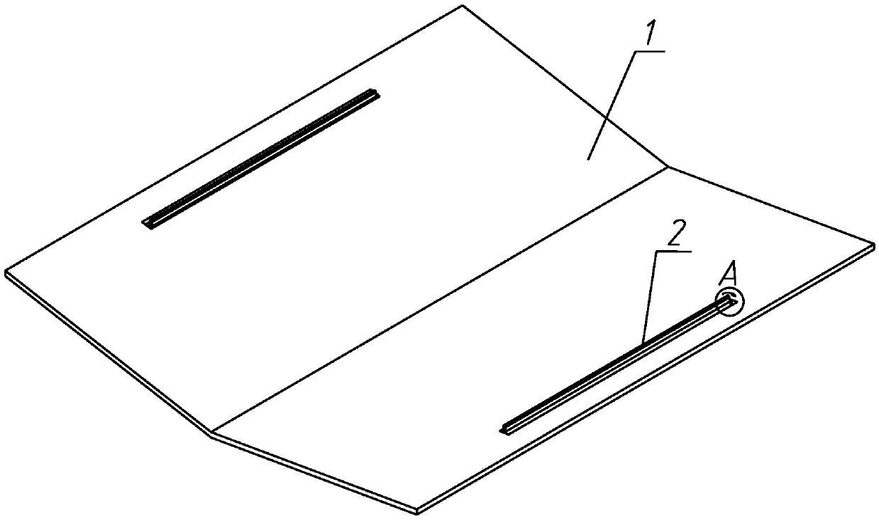 An oblique luggage sorting tray device with self-protection function