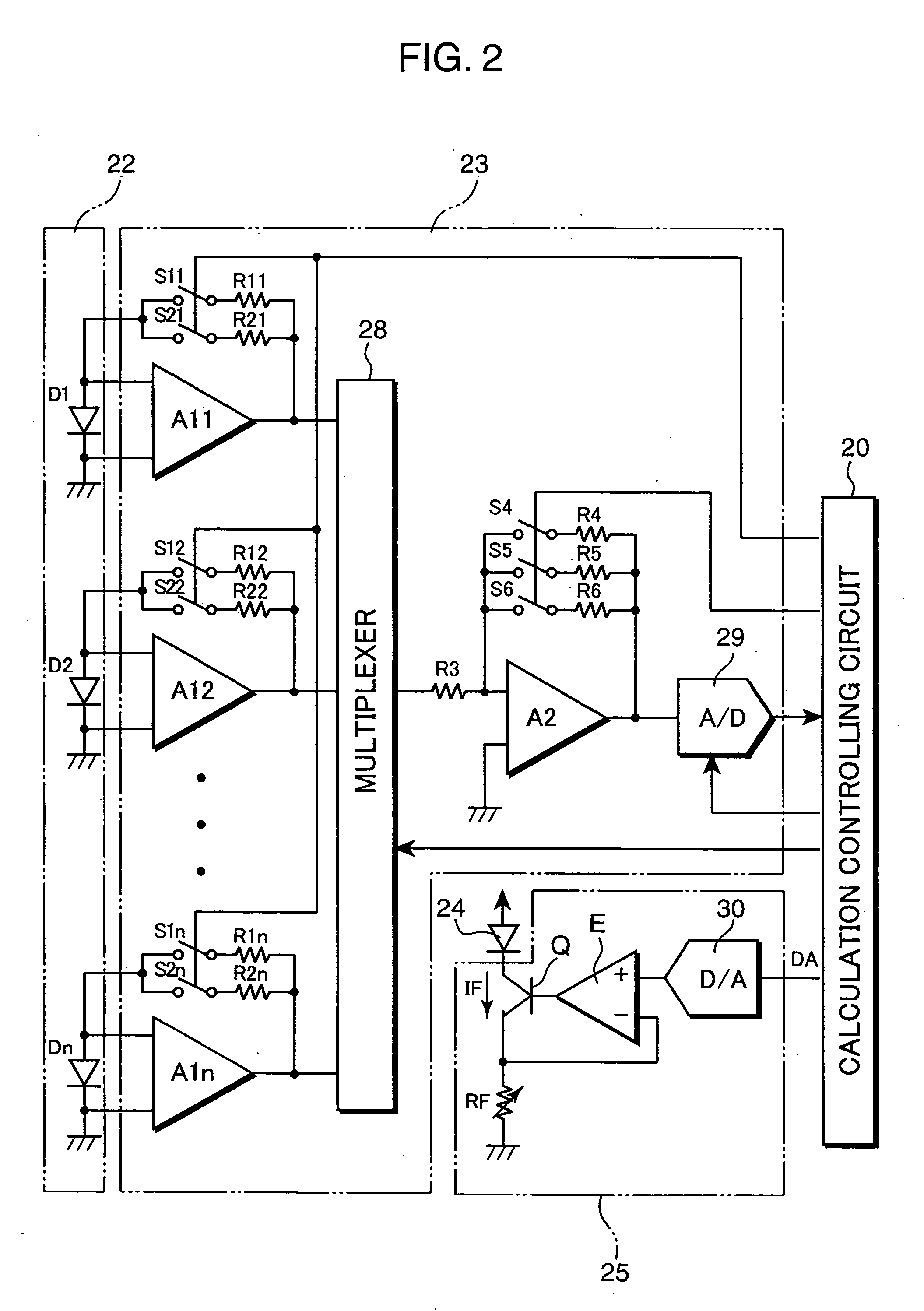 Light measuring apparatus and a method for correcting non-linearity of a light measuring apparatus