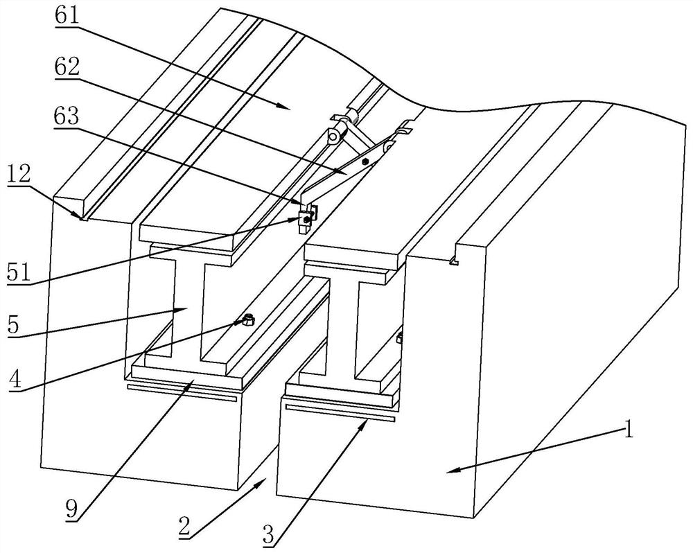 An expansion joint covering device for municipal bridges