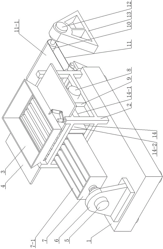 Precision-shaping straw extruder and extruding production method of seedling substrate straw board