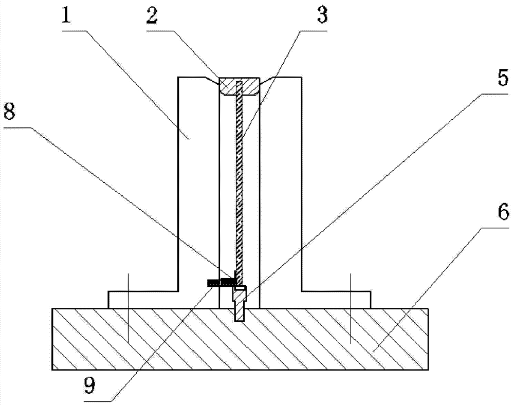 A solid propellant flame splitting device