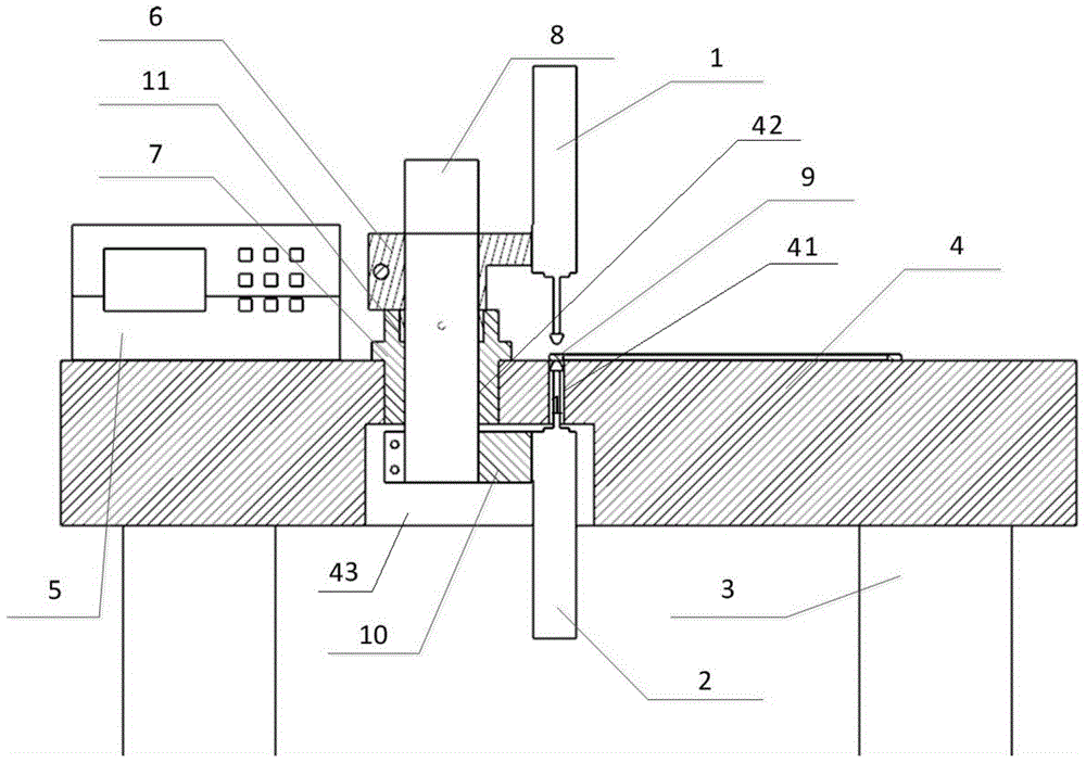 Thickness measuring device and measuring method of optical distance adjusting ring