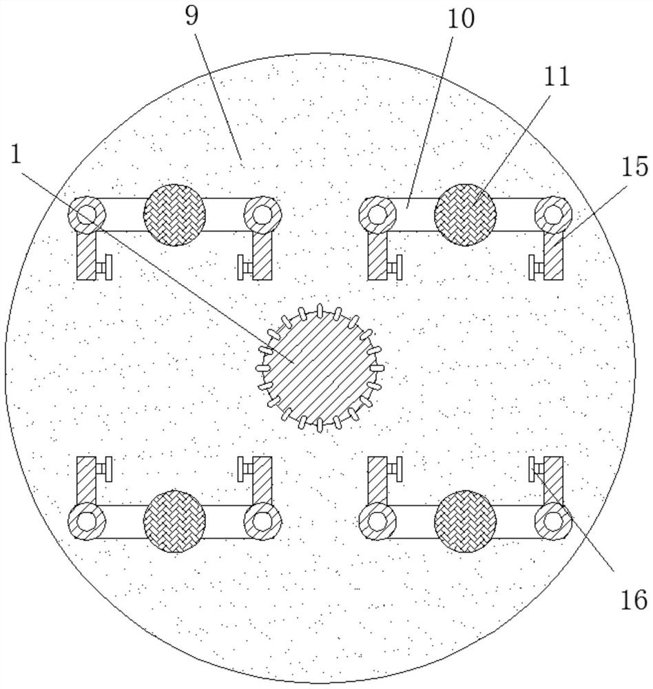 An etching clamping device for promoting metal etching and separating invalid particles