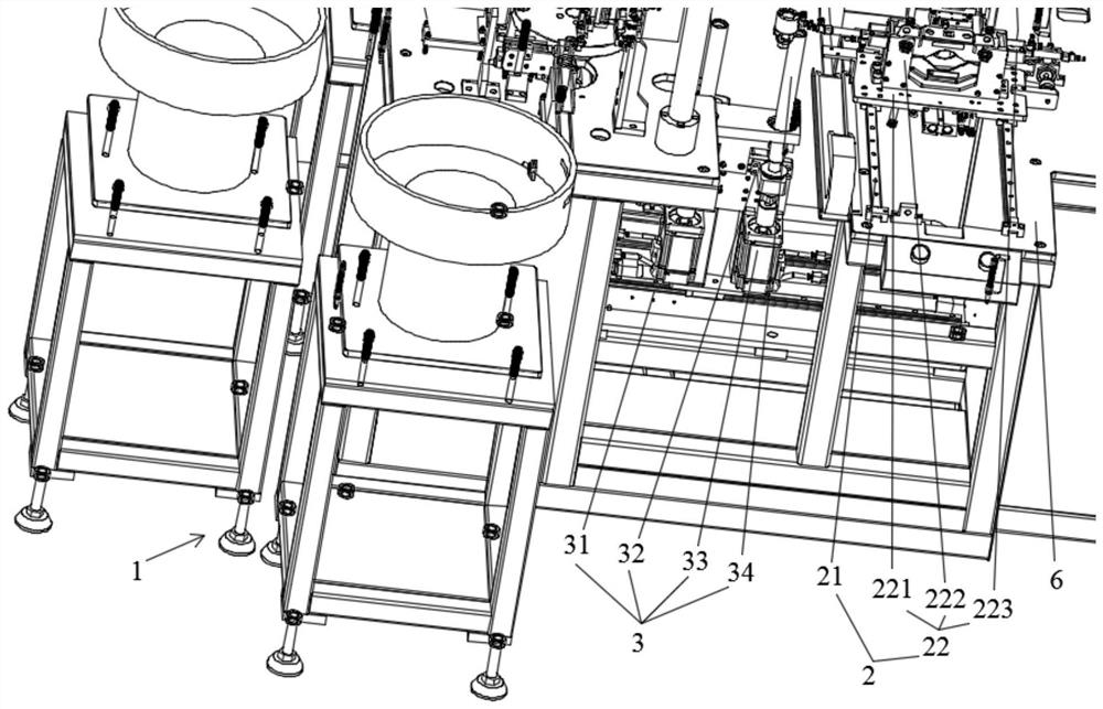 Nut locking assembling machine and assembling method thereof