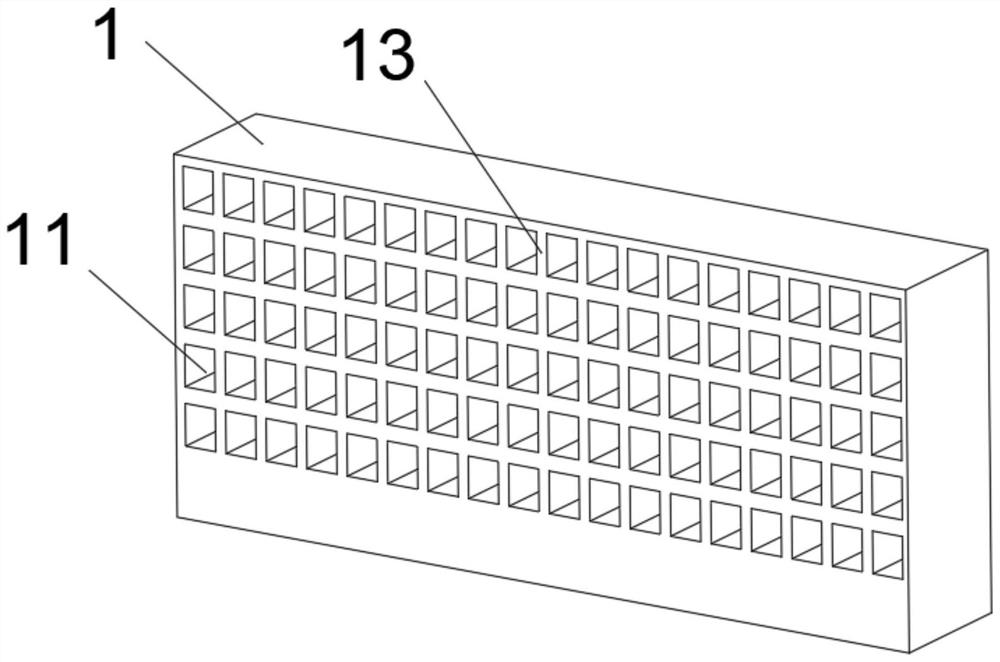 A hydraulic management device for intelligently controlling refrigeration and heating systems