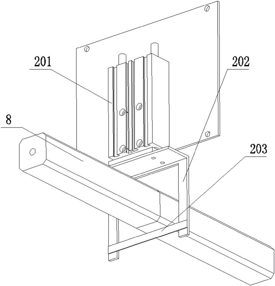 An automatic cutting device for the continuous discharge system of rod-shaped materials