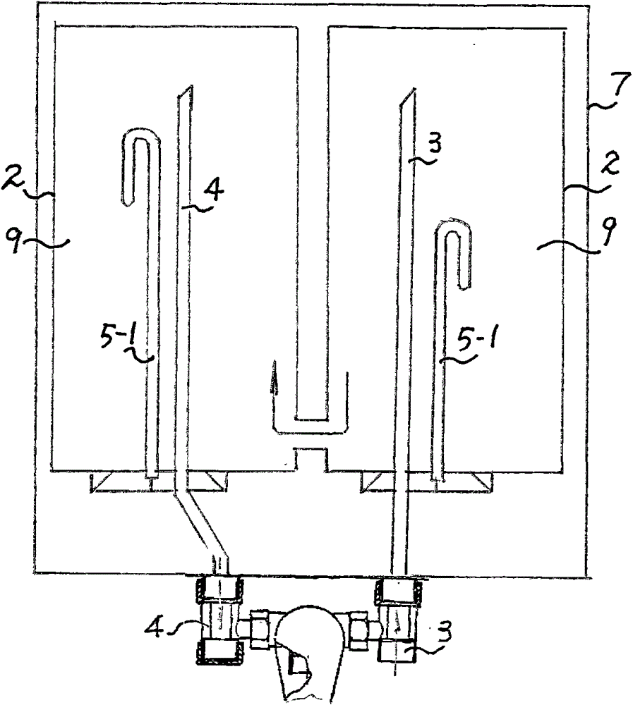 Electric water heater with heating tank