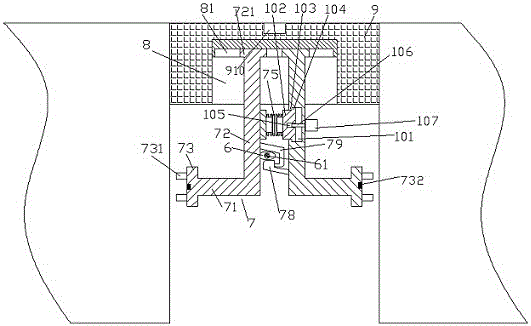 Bridge expansion joint covering device high in safety