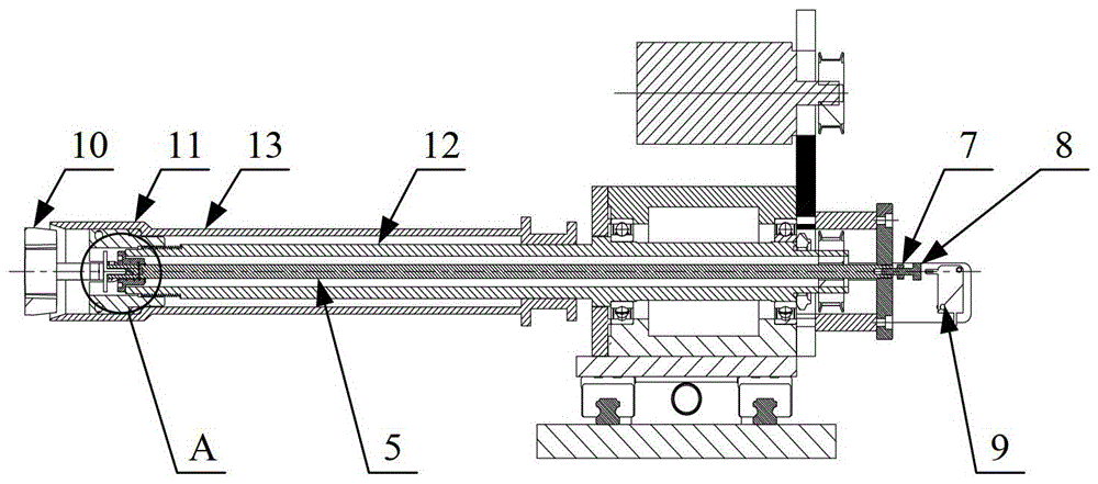 Pipe bending machine and its chuck device