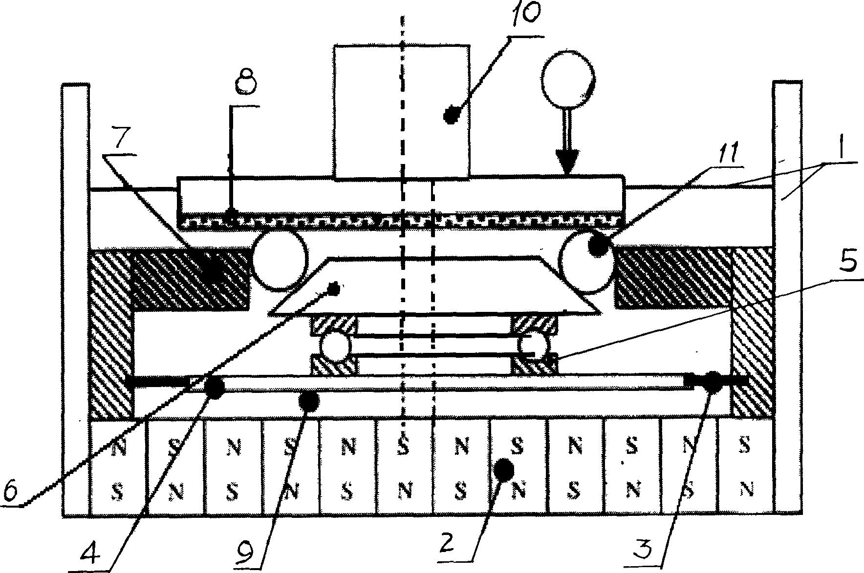 Magnetic fluid grinding device for ceramic ball surface grinding