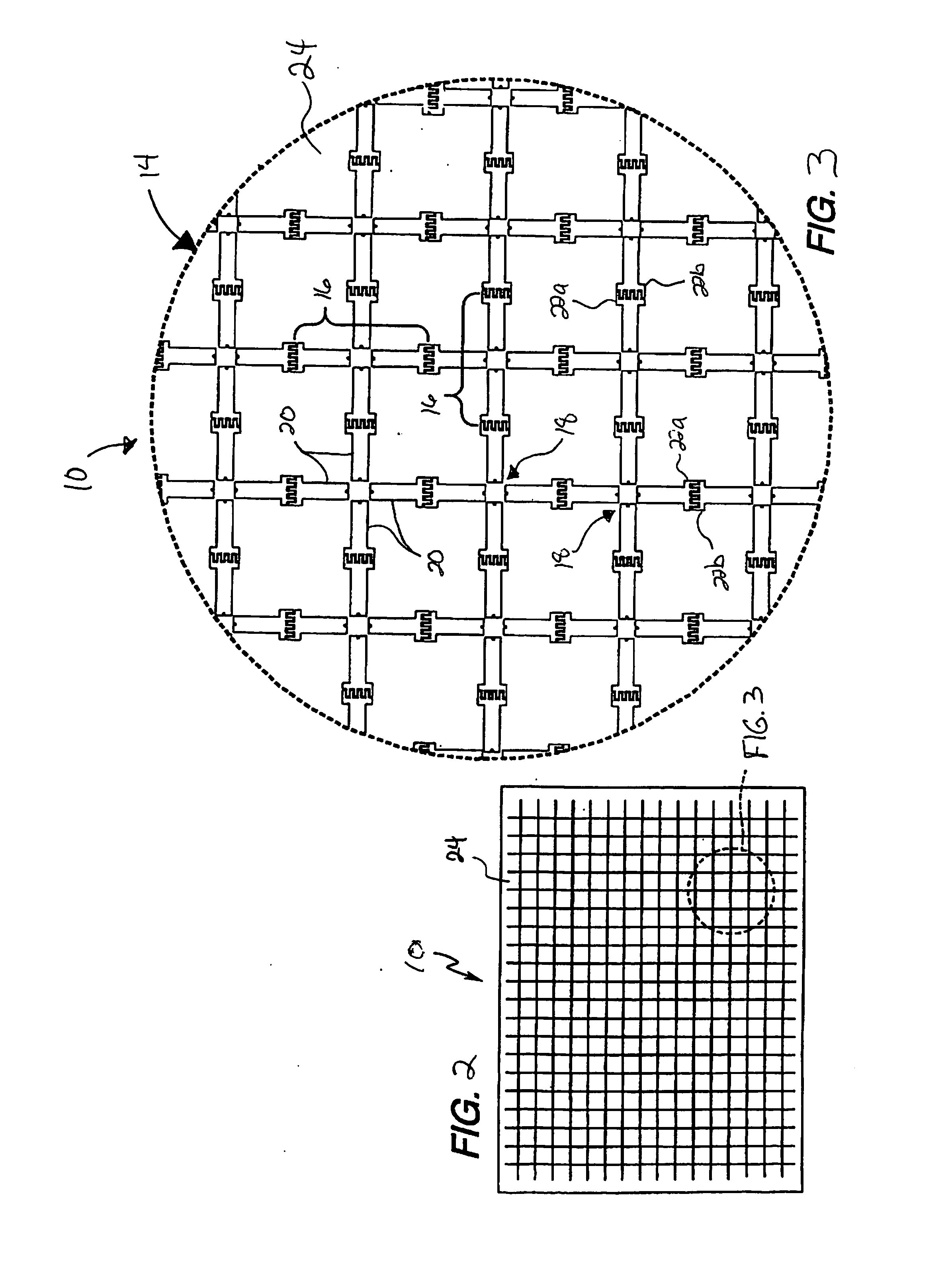 Phased array antenna including transverse circuit boards and associated methods