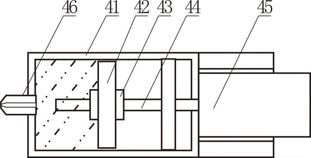 Roller type fishing vessel with function of automatic material distribution