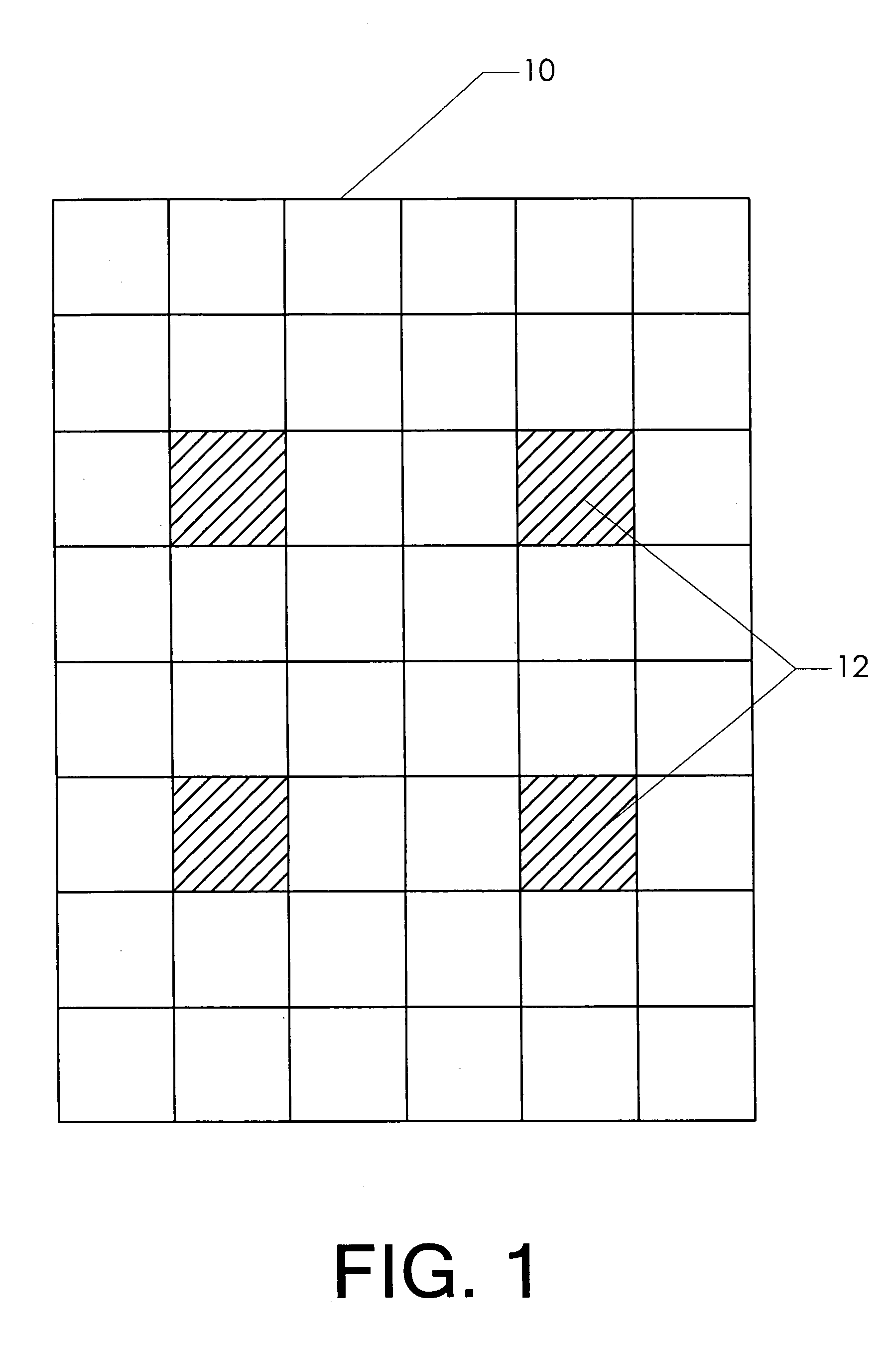 Thermally-adaptive comforter with aesthetic design variability