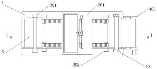 A single-sided waterproof coating spraying device for pet diaper processing