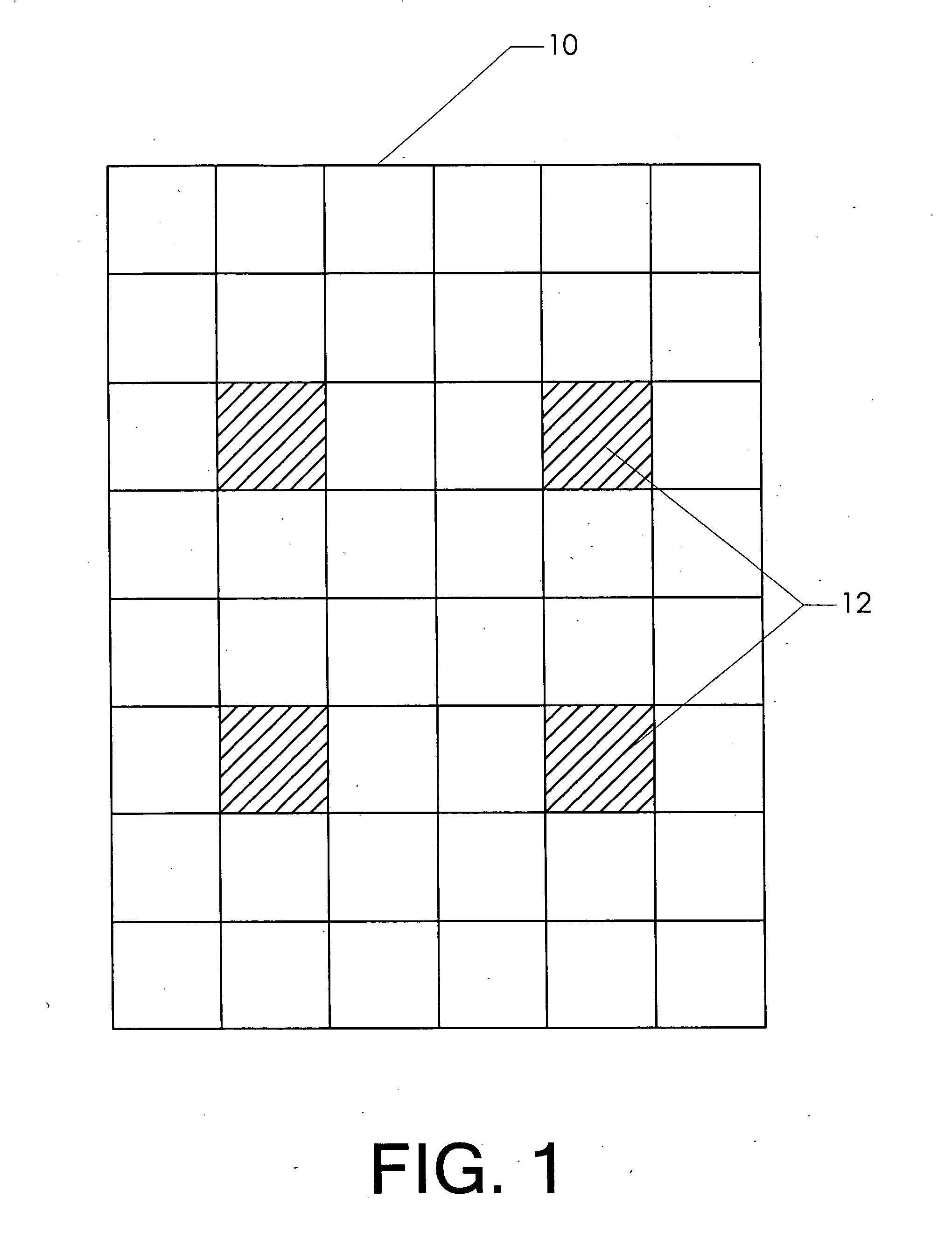 Thermally-adaptive comforter with aesthetic design variability