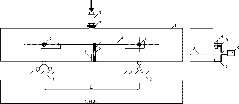 Device for testing fracture energy of concrete by three-point bending beam without self-gravity doing work
