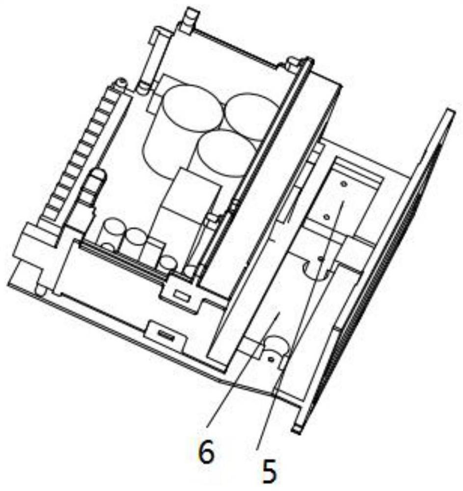 A heat dissipation structure of a servo drive and a control cabinet including the same