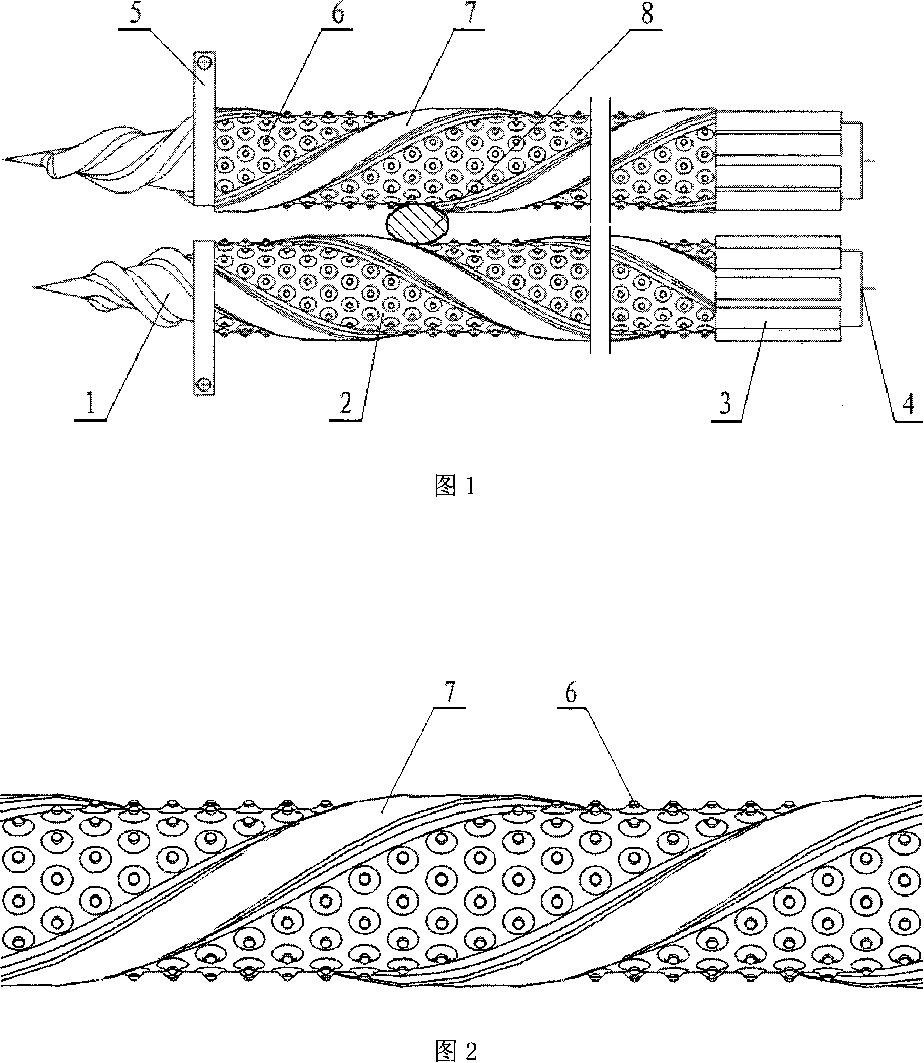 Corn snapping bar provided with a surface having bionic giometric structure