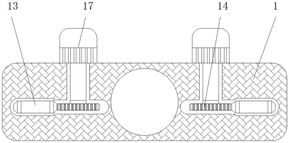 Excavator bucket righting device capable of avoiding transverse impact and achieving automatic righting