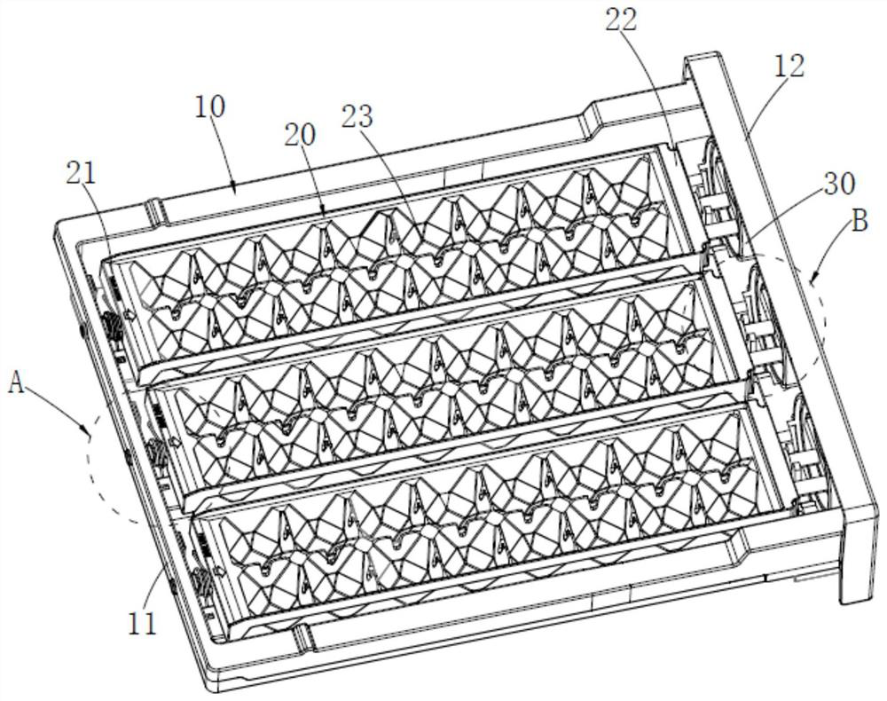 Ice making device and refrigerator